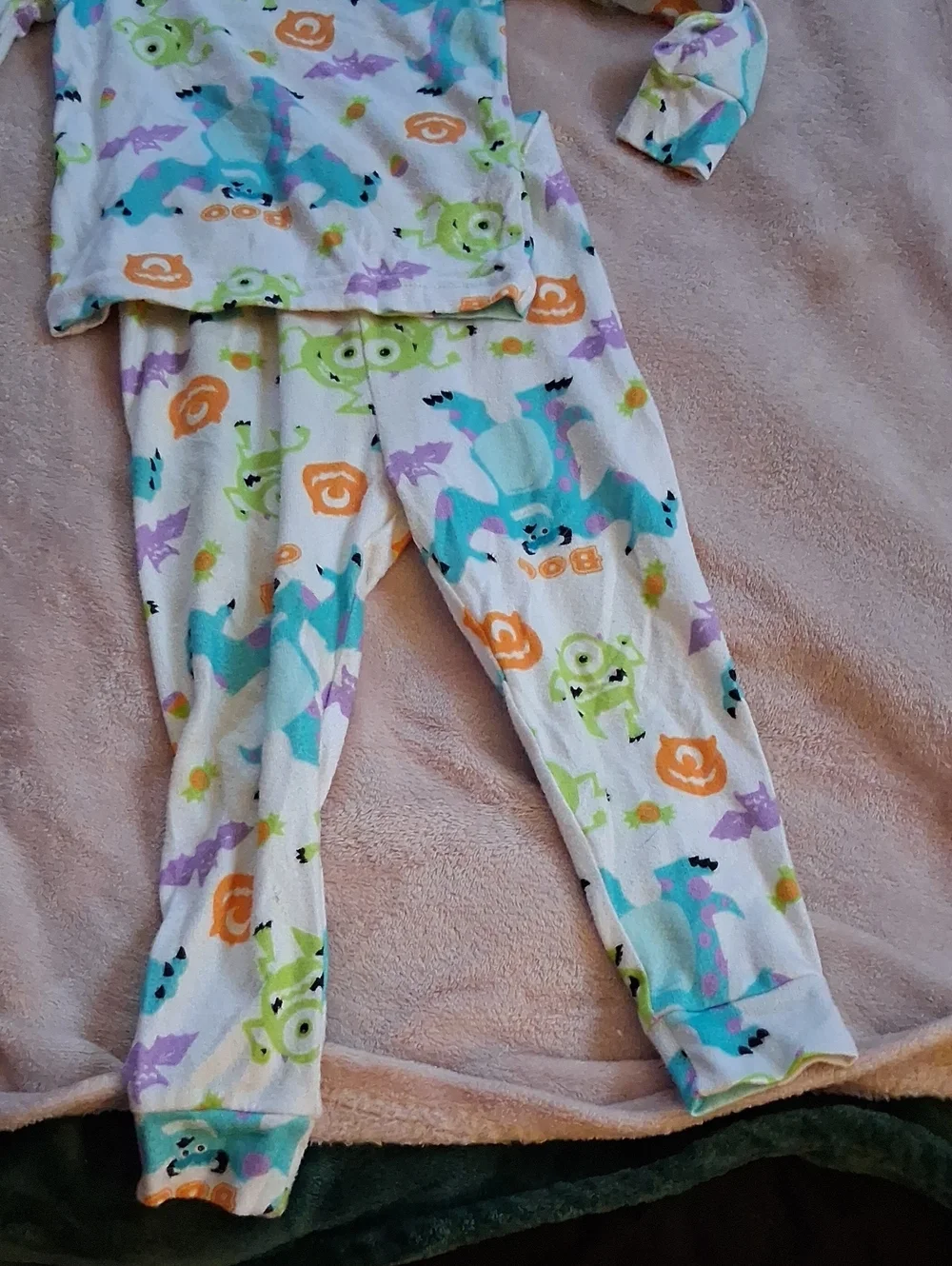Chikdrens Size 3t Minster Pjs
